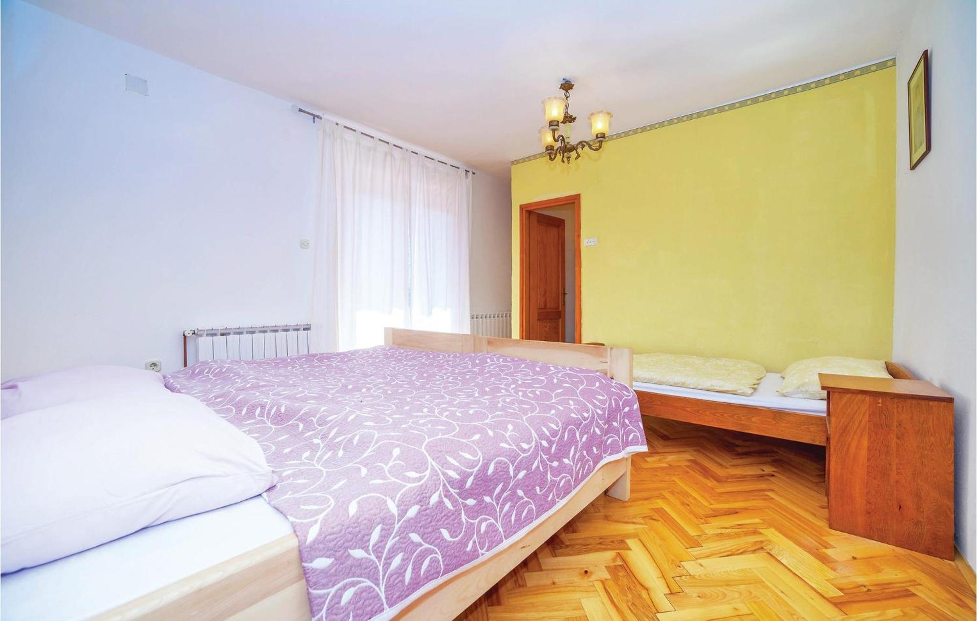 7 Bedroom Pet Friendly Home In Crni Kal Buitenkant foto