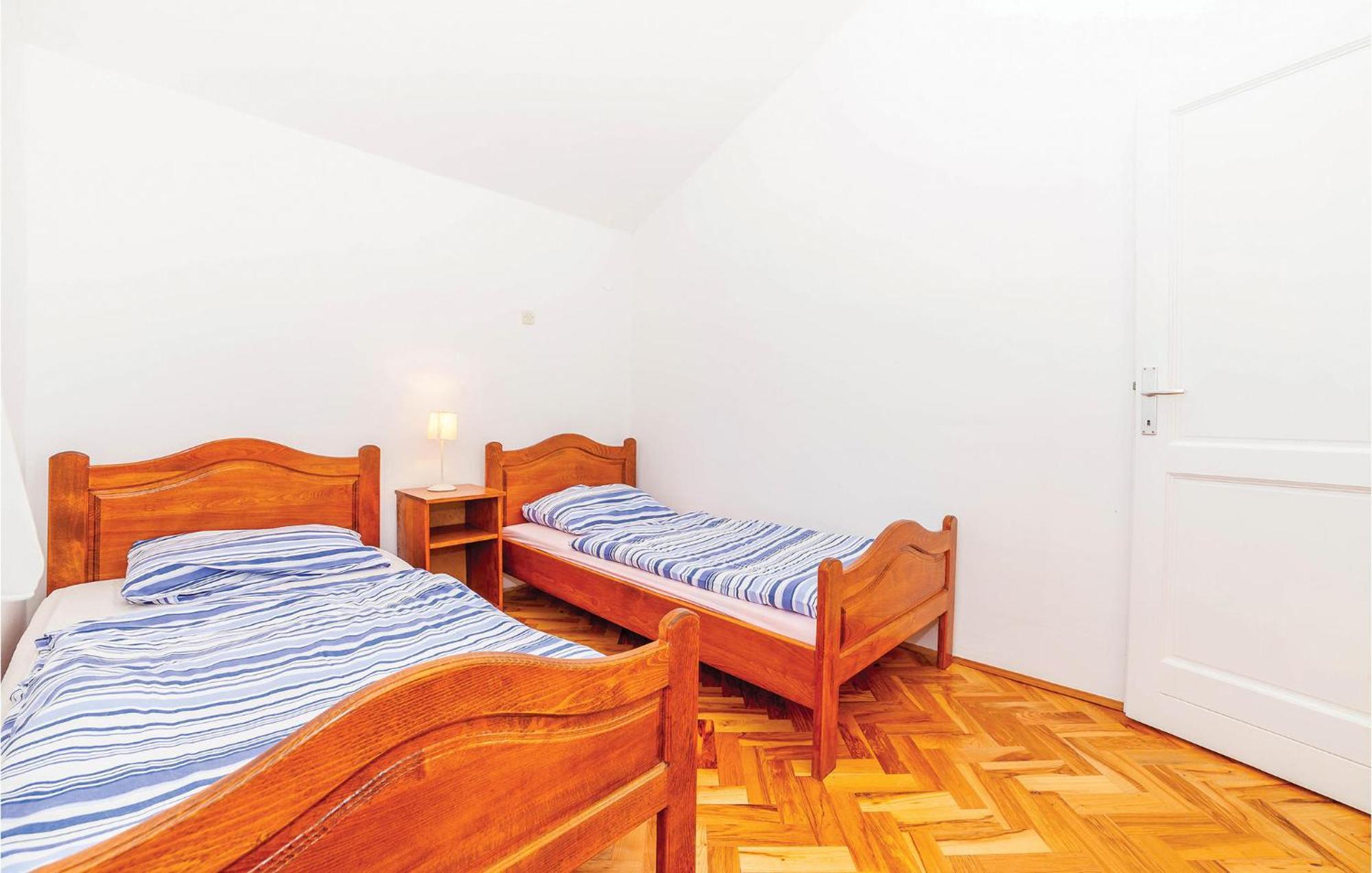 7 Bedroom Pet Friendly Home In Crni Kal Buitenkant foto