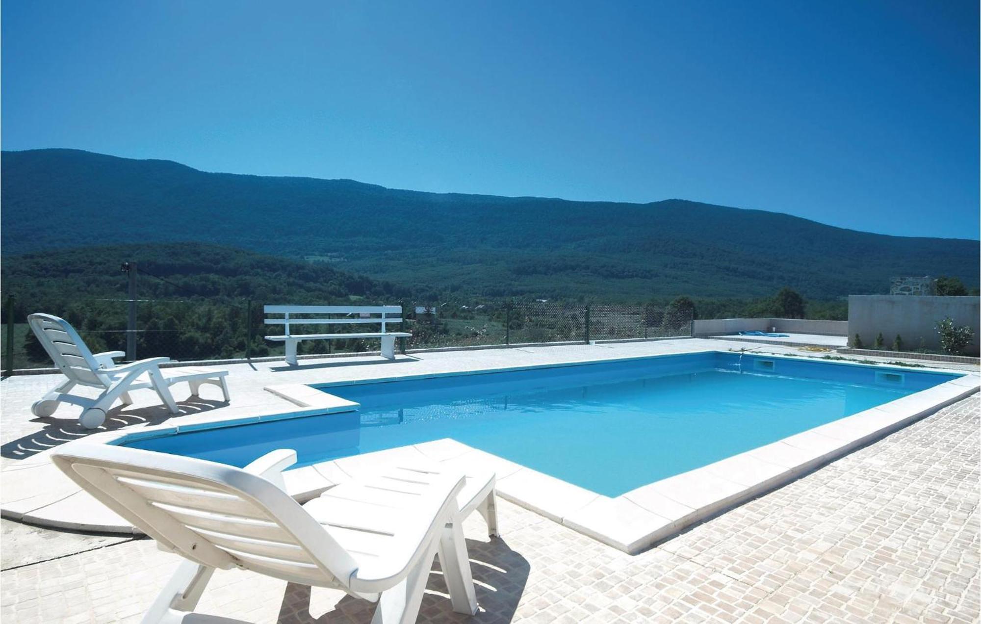 7 Bedroom Pet Friendly Home In Crni Kal Buitenkant foto