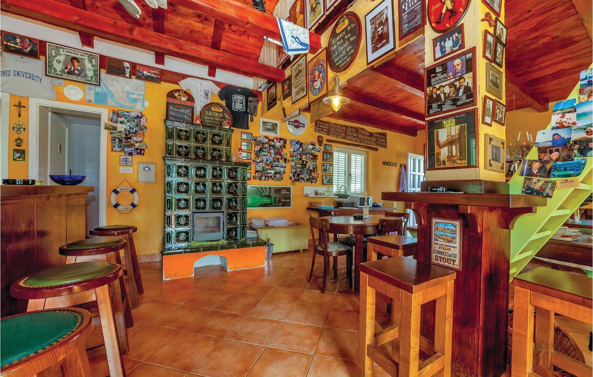 7 Bedroom Pet Friendly Home In Crni Kal Buitenkant foto