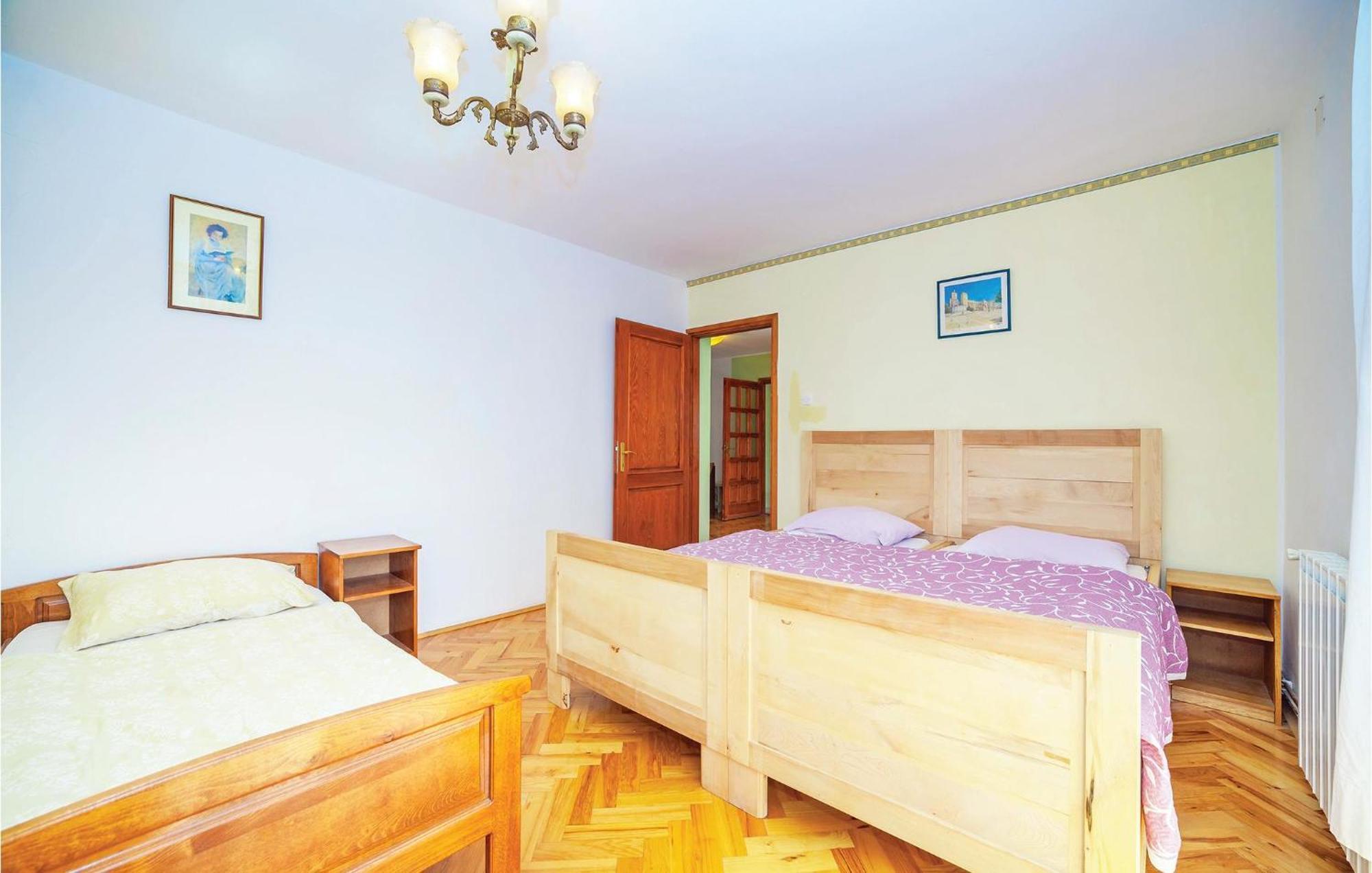 7 Bedroom Pet Friendly Home In Crni Kal Buitenkant foto