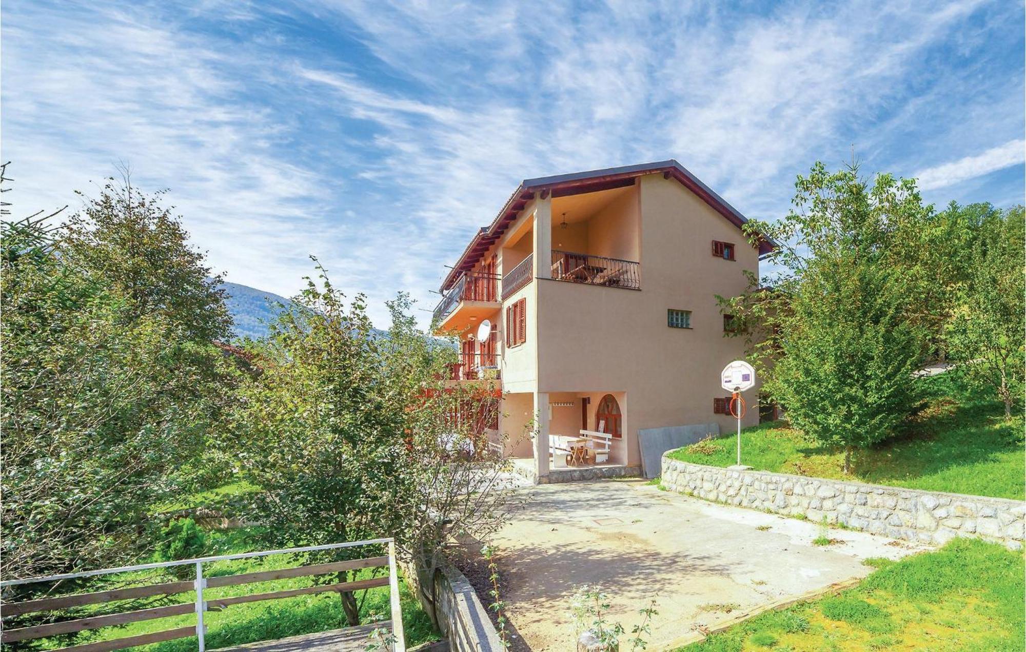 7 Bedroom Pet Friendly Home In Crni Kal Buitenkant foto